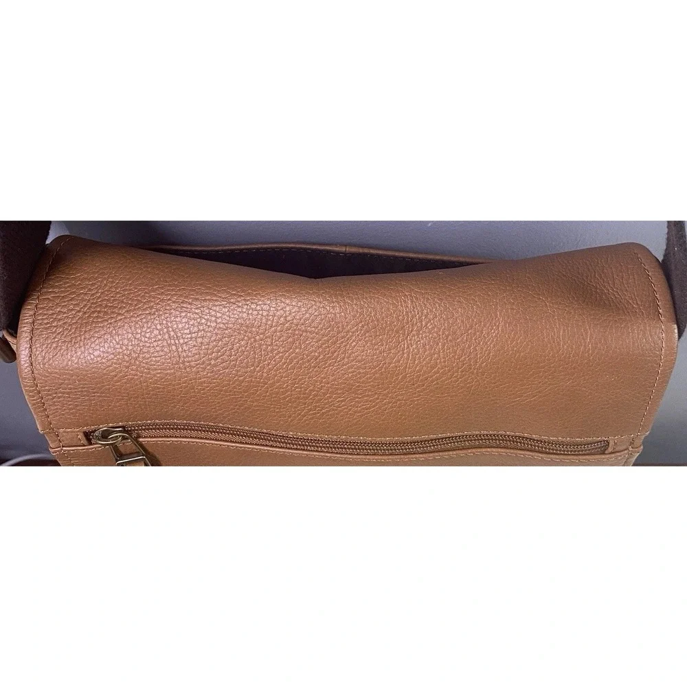 Fossil Saddle Leather Duffle Bag Brown Purse Messenger Weekend Bag EUC 11x10x2.5